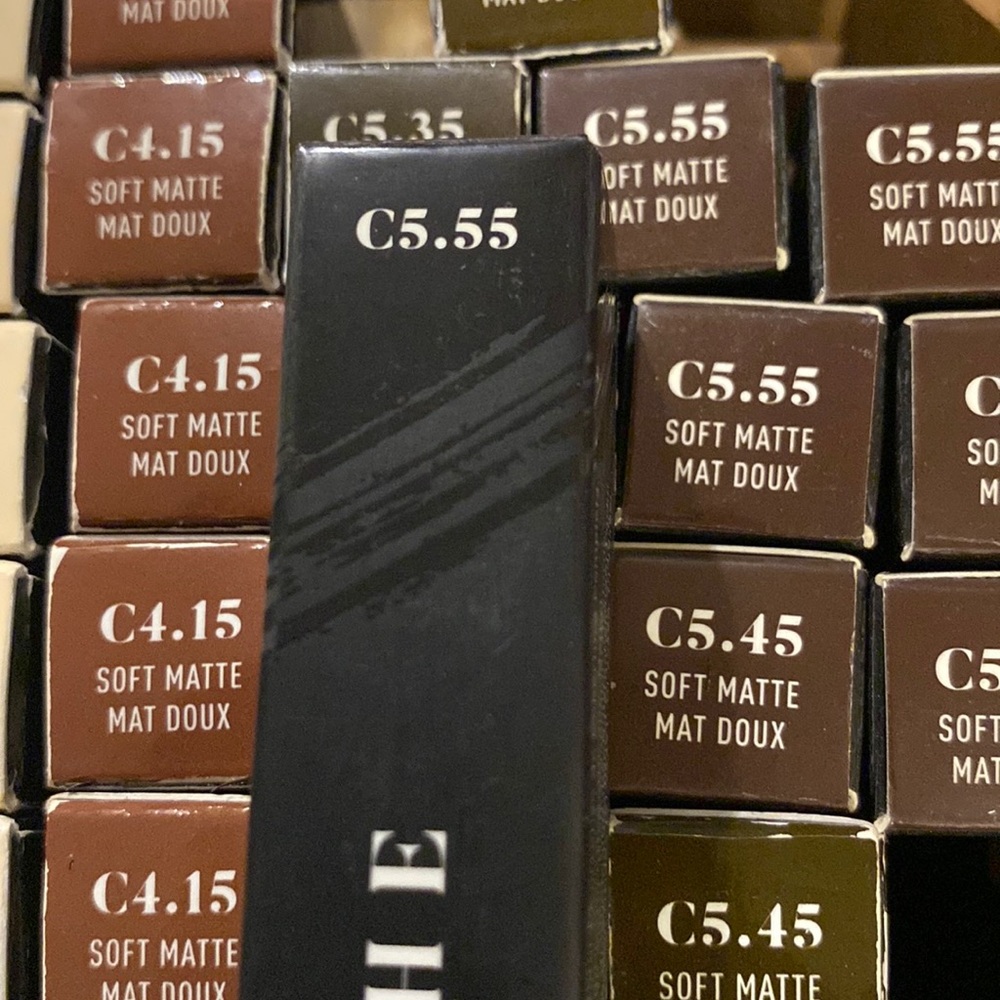 C5.55 | Morphe | Fluidity-Full coverage 🚨 Discontinued | rare find!